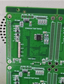 第一次在這家貼片，配合度很好，貼片插件都會跟我確認首件，做的很仔細很滿意